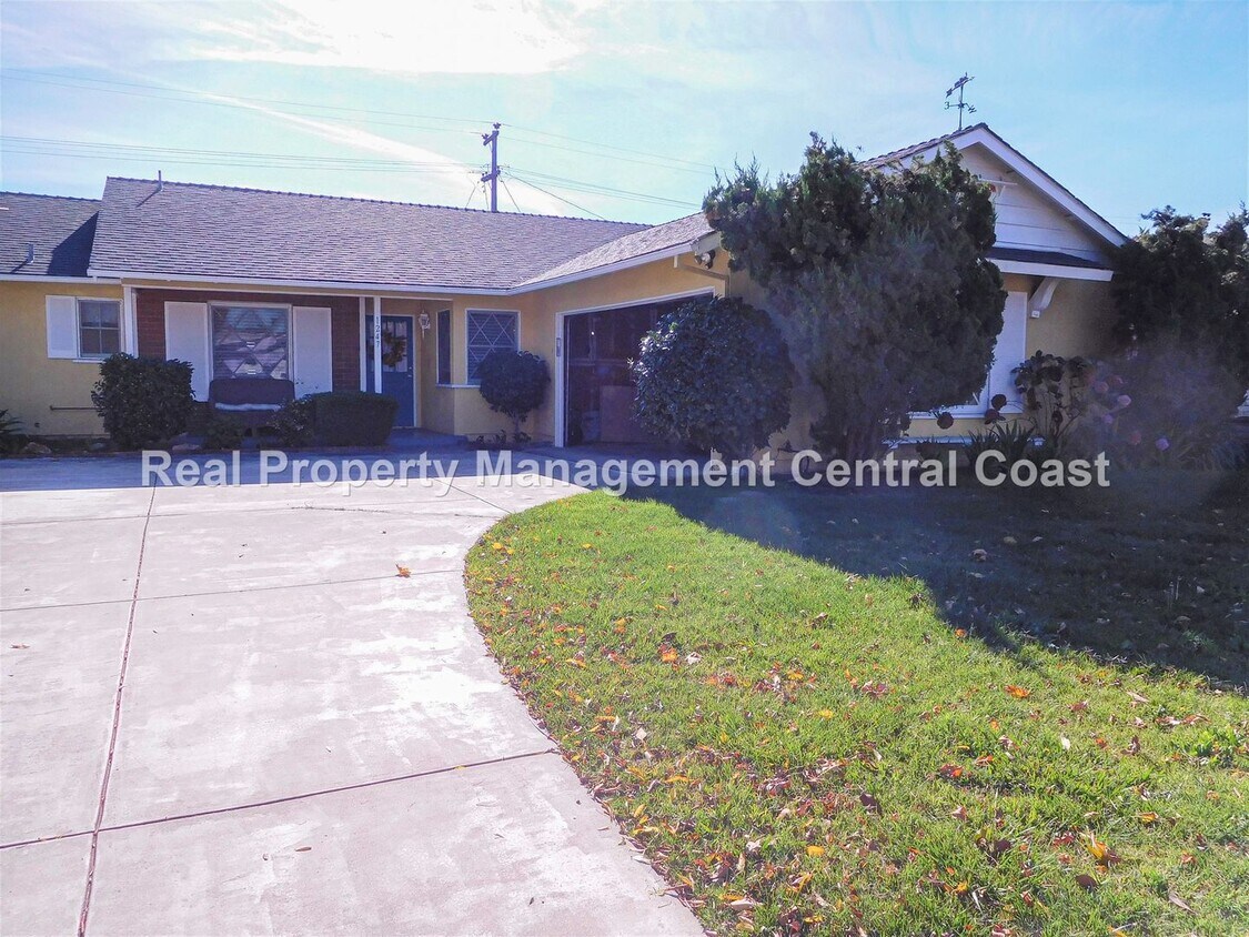 Primary Photo - AVAILABLE AUGUST - Roomy 4 Bedroom SLO Hom...