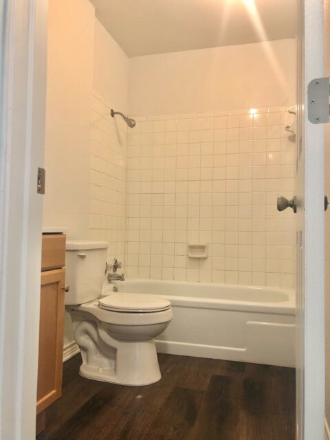 Bathroom - 211 W Cardinal Ln