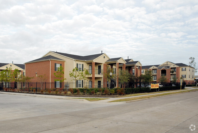 Building Photo - Northland Woods