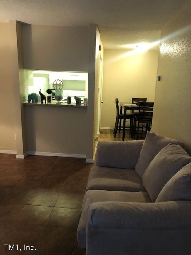 Foto del edificio - 1700 Baywood Dr