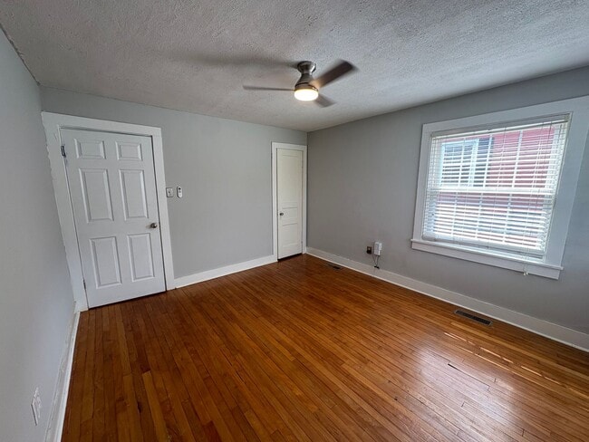 Building Photo - For Rent