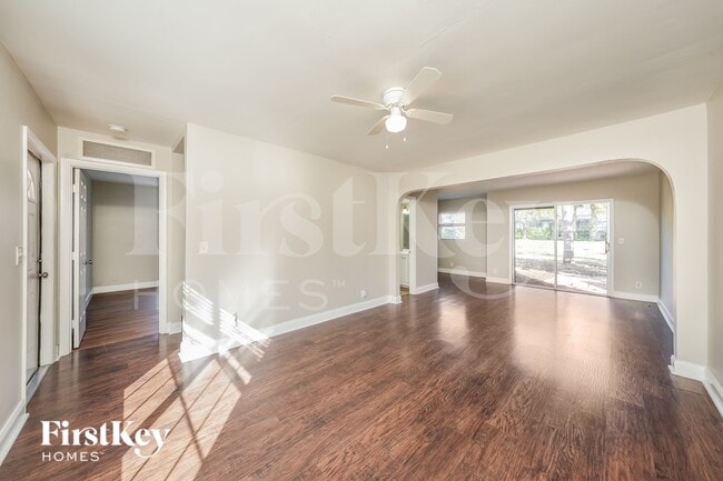 Foto del edificio - 5227 Adams Rd