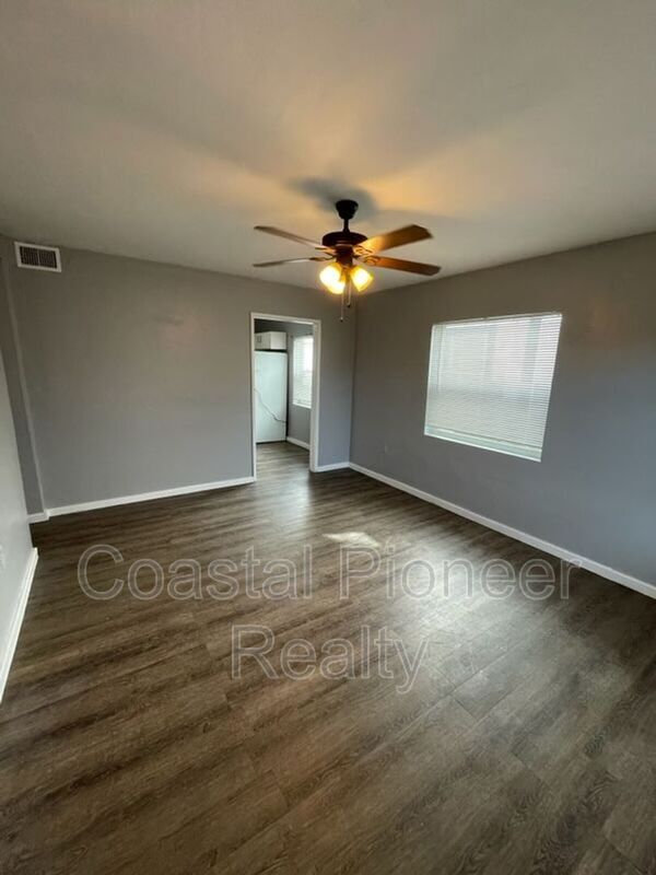 Foto del edificio - 1227 Fargo St S
