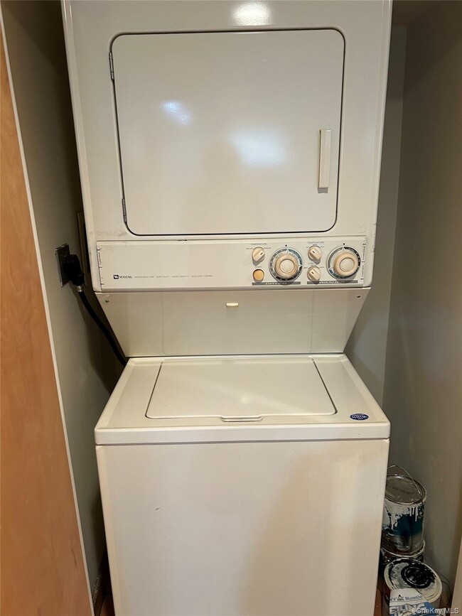 Foto del edificio - 37 Memorial Dr