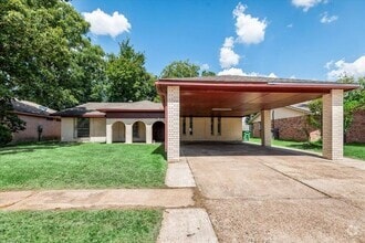 Building Photo - 8630 Valley S Dr
