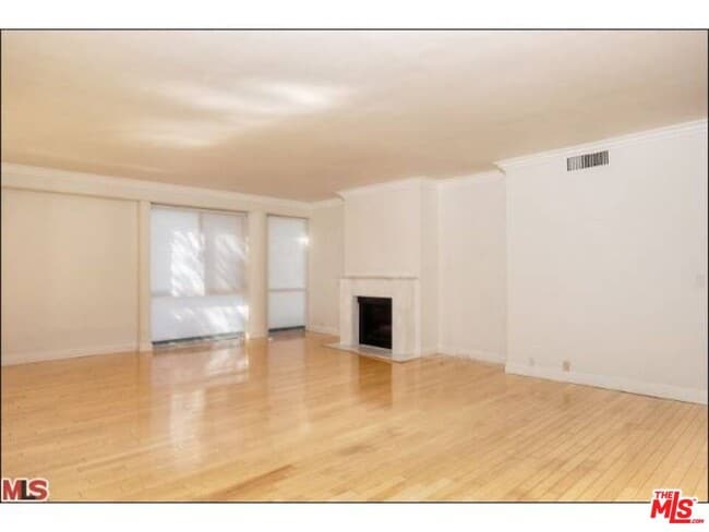 Foto del edificio - 318 N Maple Dr