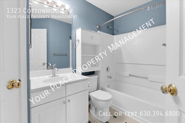 Building Photo - 1323 Cottonwood Dr