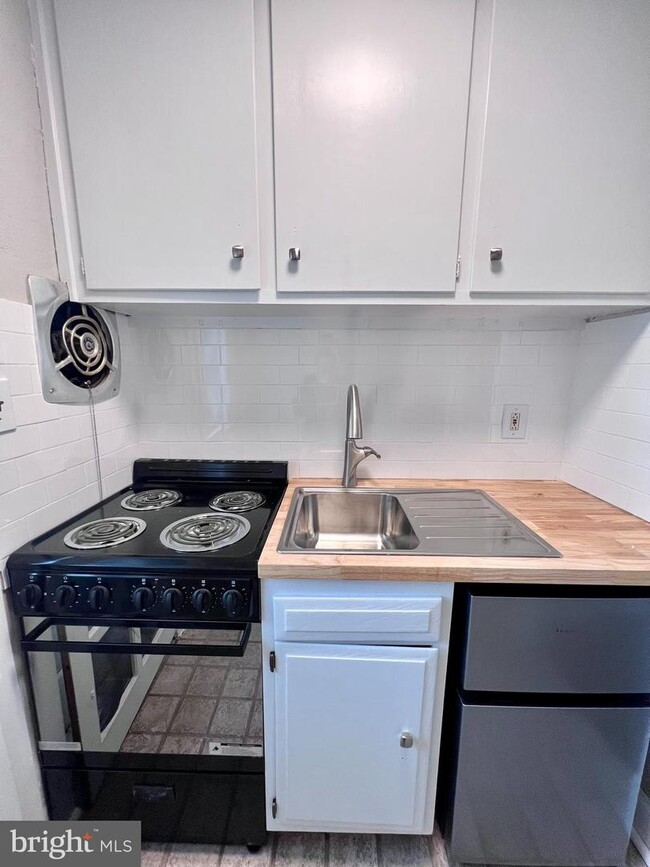 Foto del edificio - 1300 Riverview Ave