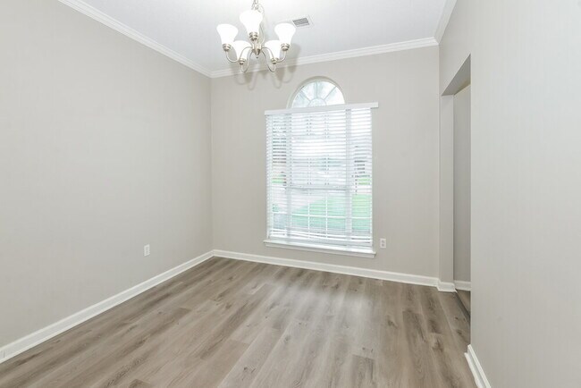 Foto del edificio - 7415 Creekside Dr