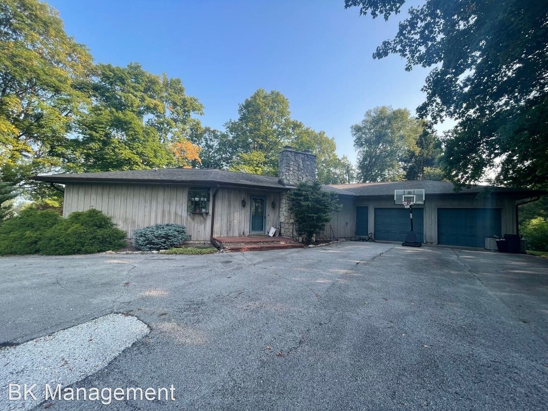 572 E Sycamore St, Attica, IN 47918 House Rental in Attica, IN