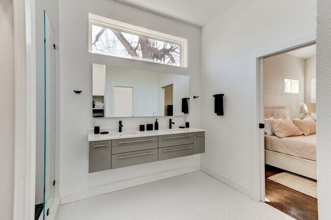 Foto del edificio - 2715 Zaragosa St