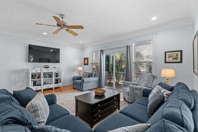 Building Photo - 115a 7th Ave S