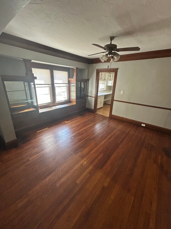 Foto del edificio - 10109 Fidelity Ave