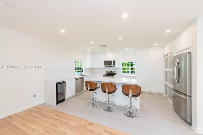 Foto del edificio - 6520 SW 76th St