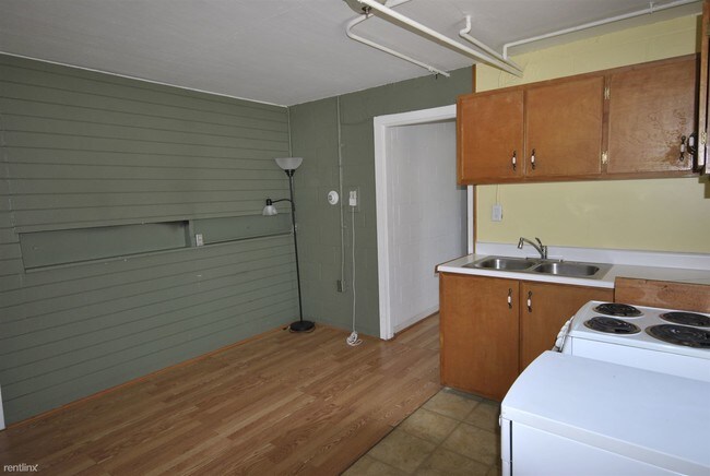 Building Photo - Studio, 1 bath  - 536 S 4th Ave Studio
