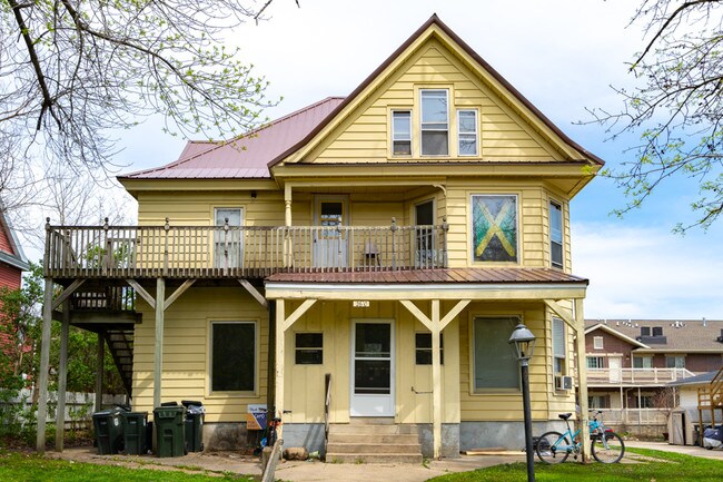 Building Photo - 2610 College St
