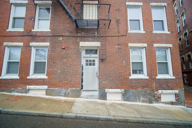 Foto del edificio - 169 Endicott St