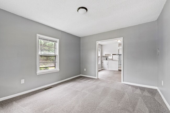 Building Photo - 3 Bedroom home in a Prime Raleigh Location!