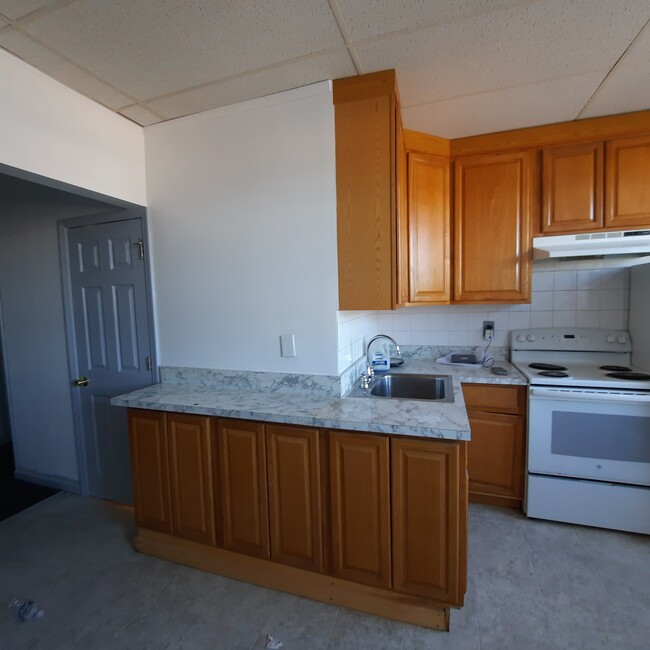 Kitchen - 282 E 3rd St