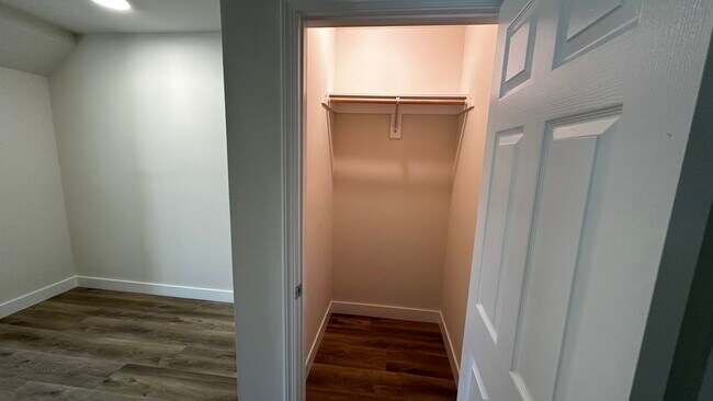 Building Photo - 213 W 41st Pl