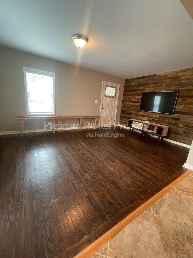 Building Photo - 2706 White Oak Dr