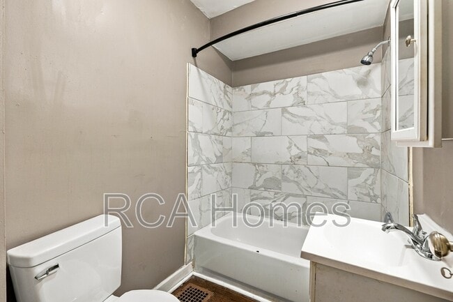 Foto del edificio - 1126 E Bradbury Ave