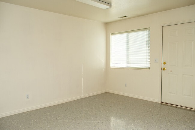 Building Photo - 1394 N 290 W