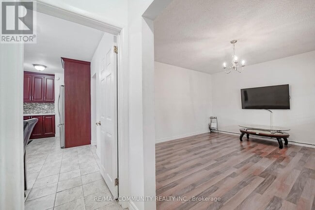 Building Photo - 21 Miramar Crescent