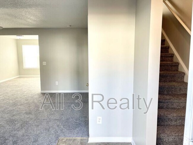 Foto del edificio - 333 Goldenrod Dr