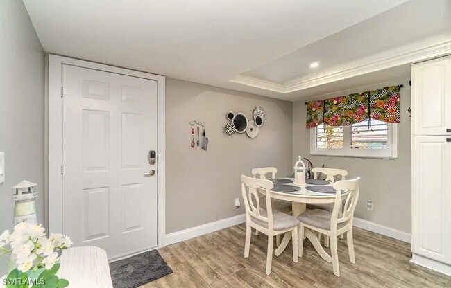 Foto del edificio - 5255 Coronado Pkwy