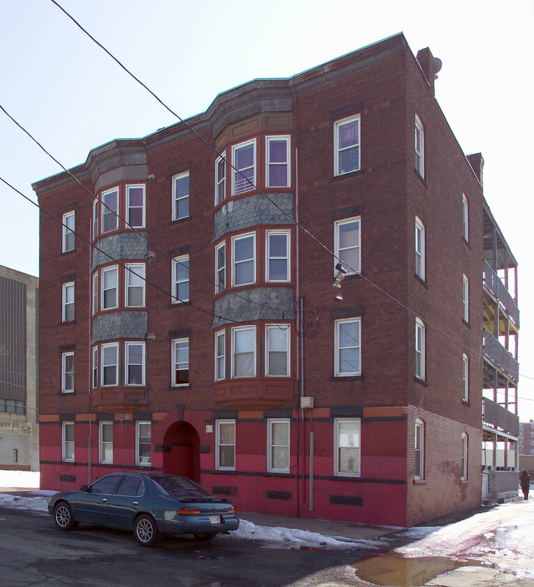 Building Photo - 10 Spring St