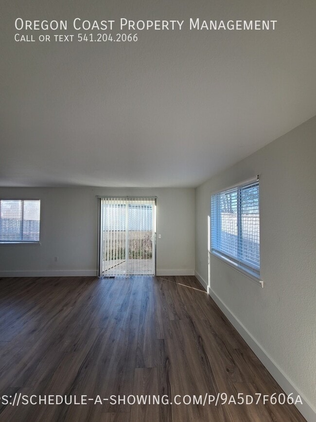 Foto del edificio - 1135 SE Oar Ave