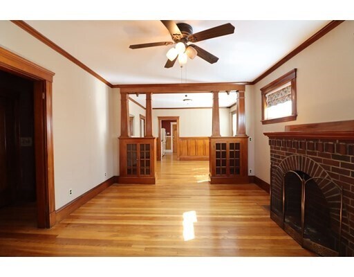 Foto del edificio - 74 Bellevue Ave