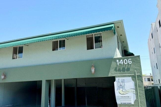 Building Photo - 1406 S Saltair Ave