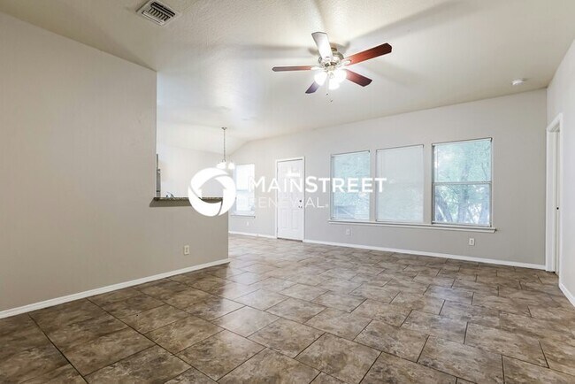 Foto del edificio - 4 Bedroom Pet-Friendly Home in Converse, T...