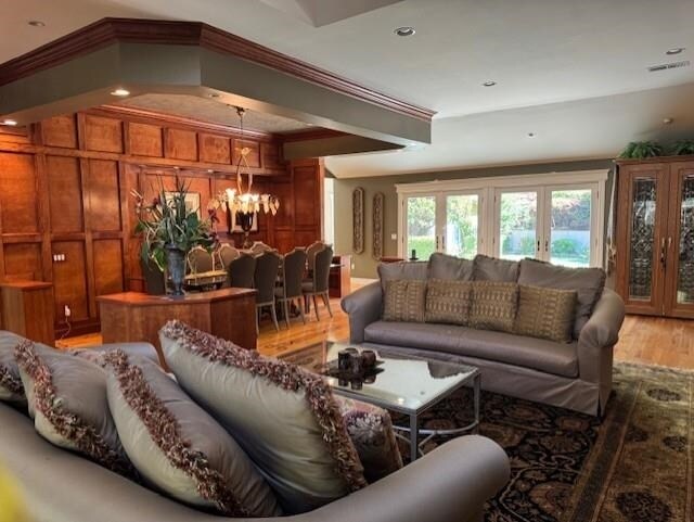 Foto del edificio - 102 Overhill Rd