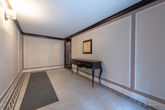 Foto del edificio - 1323 W Addison St