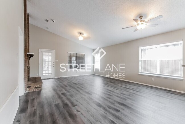 Building Photo - Charming 3 Bedroom in Grand Prairie!