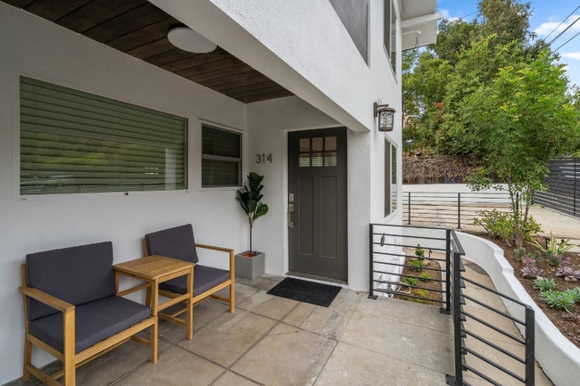 Building Photo - 314 S Avenue 60
