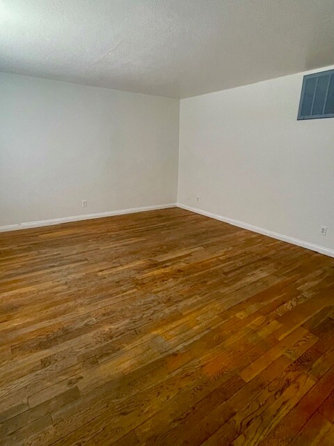Foto del edificio - 2175 Riviera Blvd