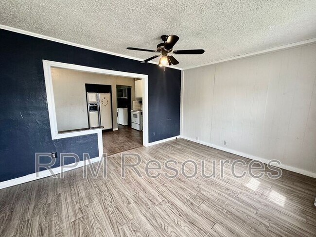 Photo - 2943 Pioneer Ave Apartment