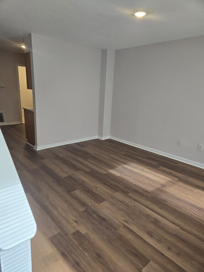 Building Photo - 881 N 41st St