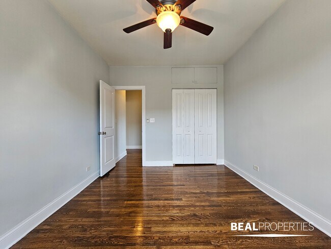 Foto del edificio - 750 W Addison St