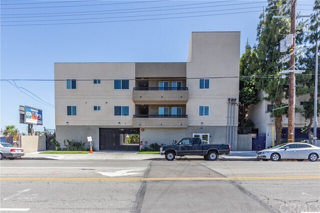 Foto del edificio - 11740 Vanowen St