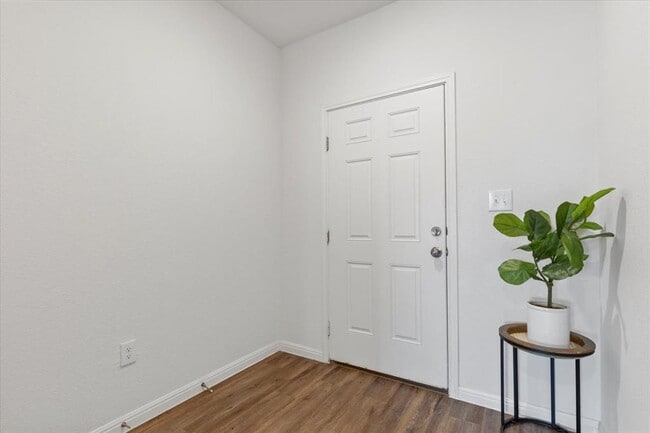 Building Photo - 336 Wonderful Life Way