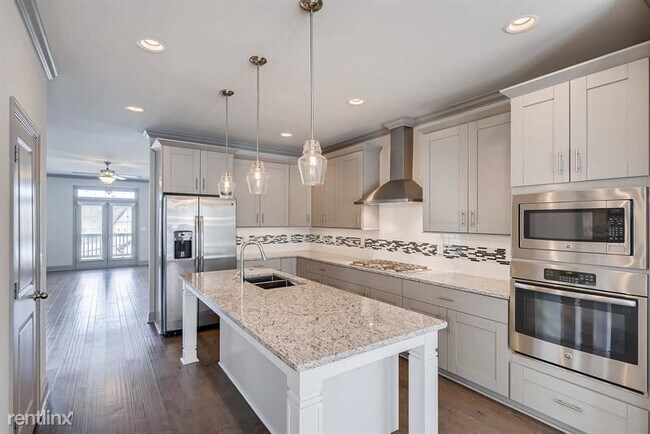 Building Photo - 4 br, 3.5 bath House - 1221 Ridenour Lane ...