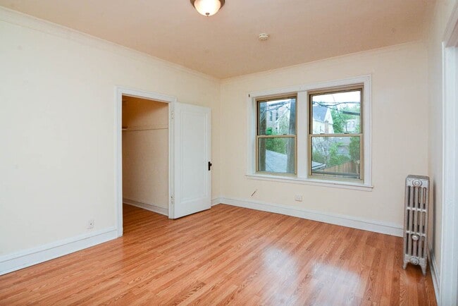 Foto del edificio - 2530 N Sawyer Ave