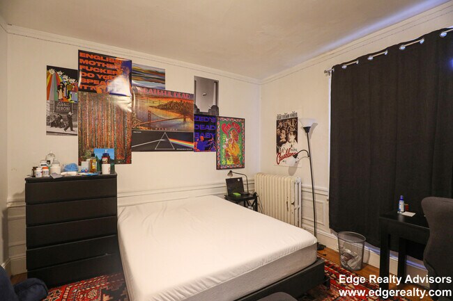 Building Photo - 150 Amory St