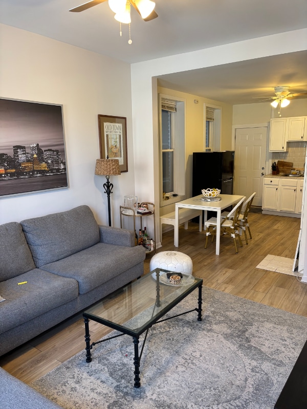 Photo - 1512 N Greenview Ave Apartment