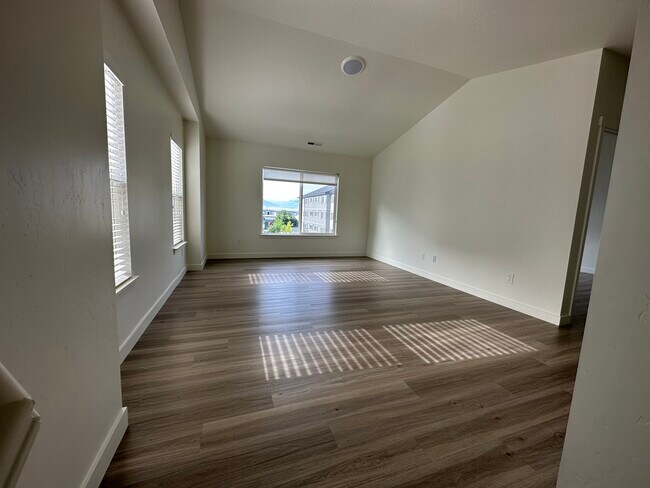 Foto del edificio - Autumn View Townhomes